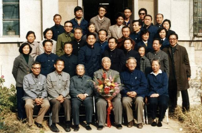 吳德馨先生與同事參加半導(dǎo)體所老所長劉再生祝壽活動(dòng)