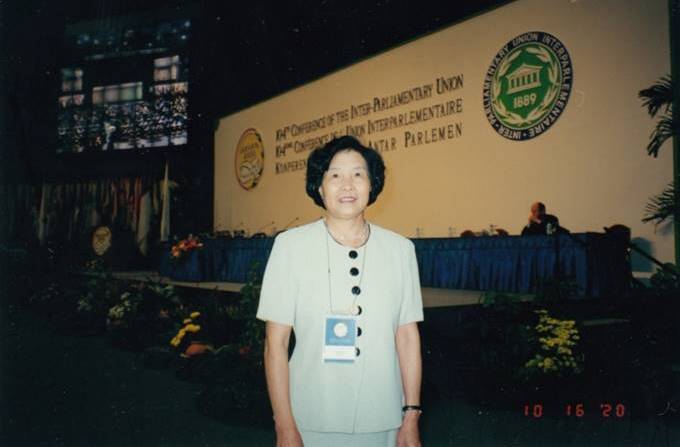 2000年，出席國際議會(huì)聯(lián)盟大會(huì)
