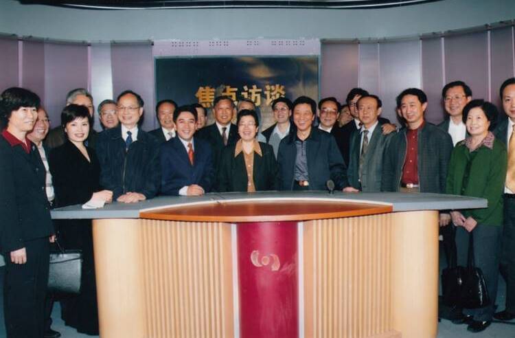 吳德馨先生作為第十屆教科文衛(wèi)委員會成員訪問中央電視臺