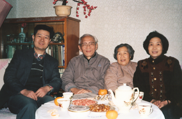 吳德馨先生夫婦看望恩師王守武先生和夫人